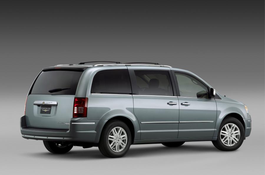  Chrysler Town & Country 2008 года  (фото 10 из 69)